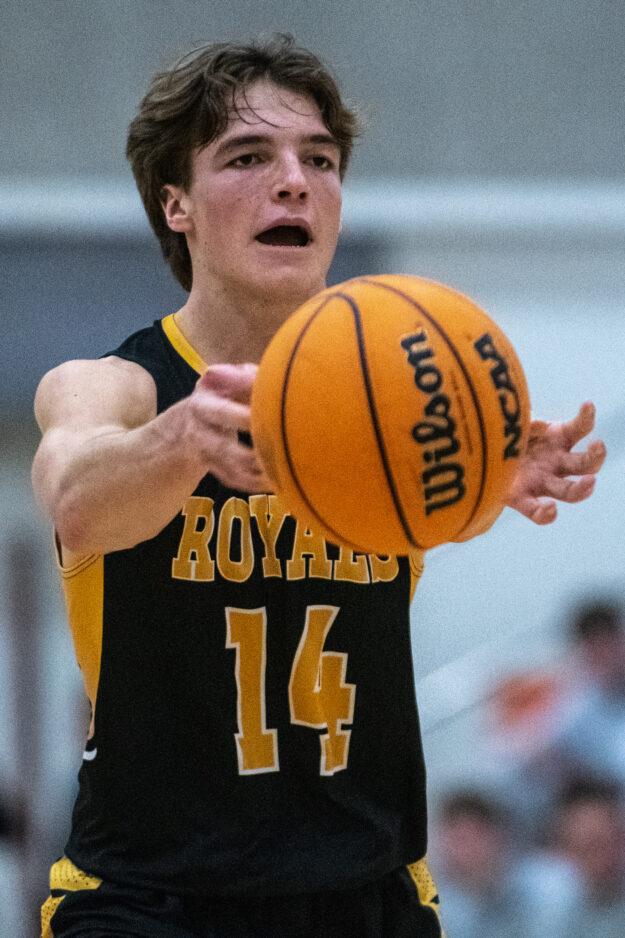 Boys basketball Kotter keys comeback, professional Clearfield tops Roy